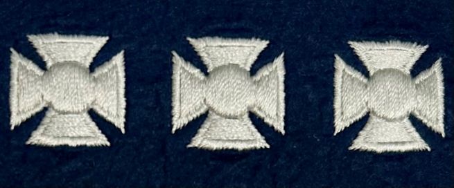 MALTESE CROSS 3/4" x 3/4" HASH MARKS - SILVER on DARK NAVY FELT - SEW ON.